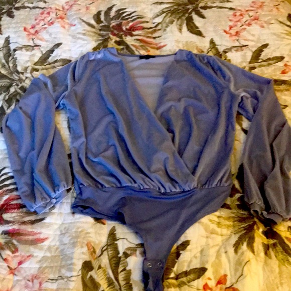 Gorgeous mauve velour bodysuit - Picture 1 of 4